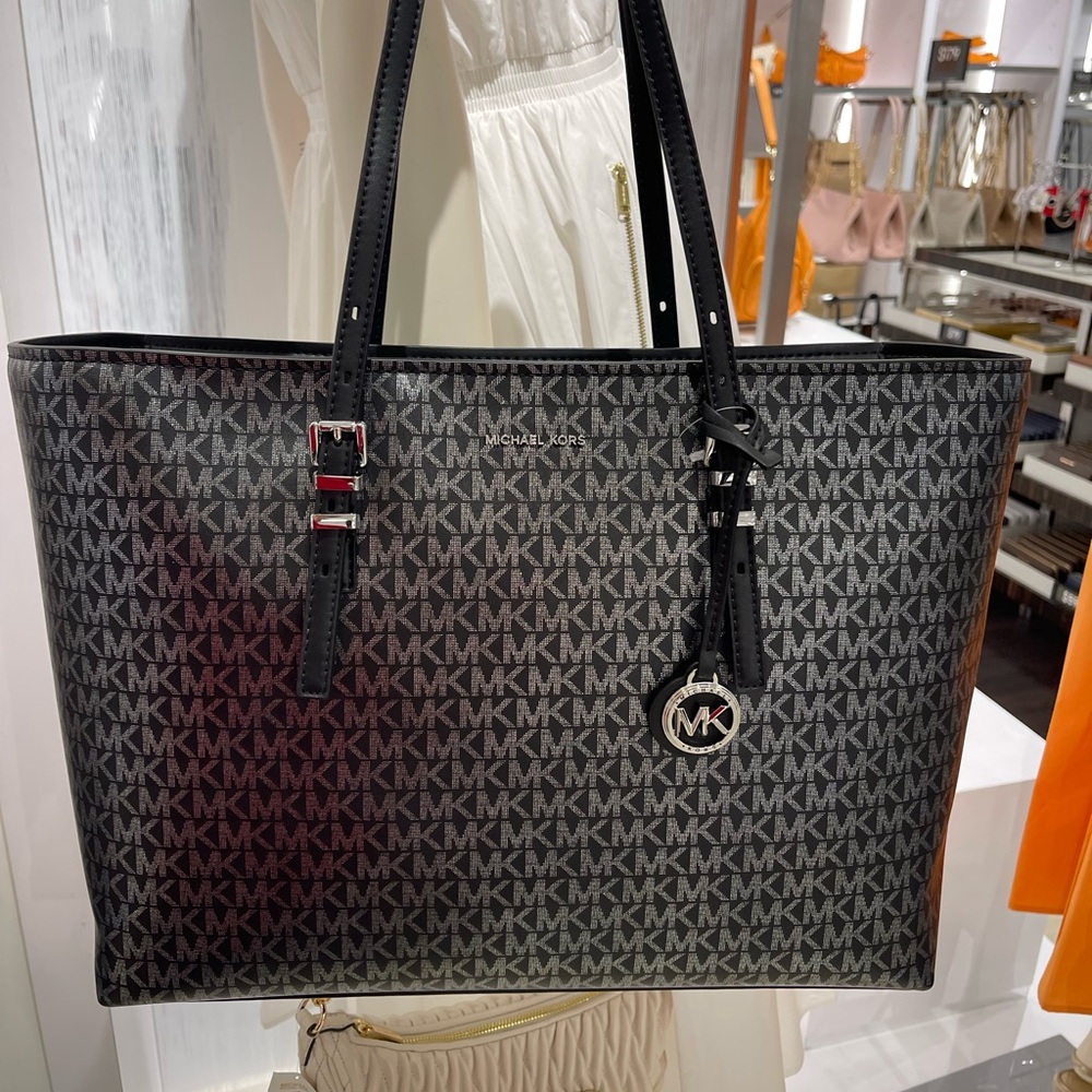 MICHAEL KORS Quinn Large EW Top Zip Metallic Signature Logo Tote Bag
Black 
NWT - Picture 15 of 16